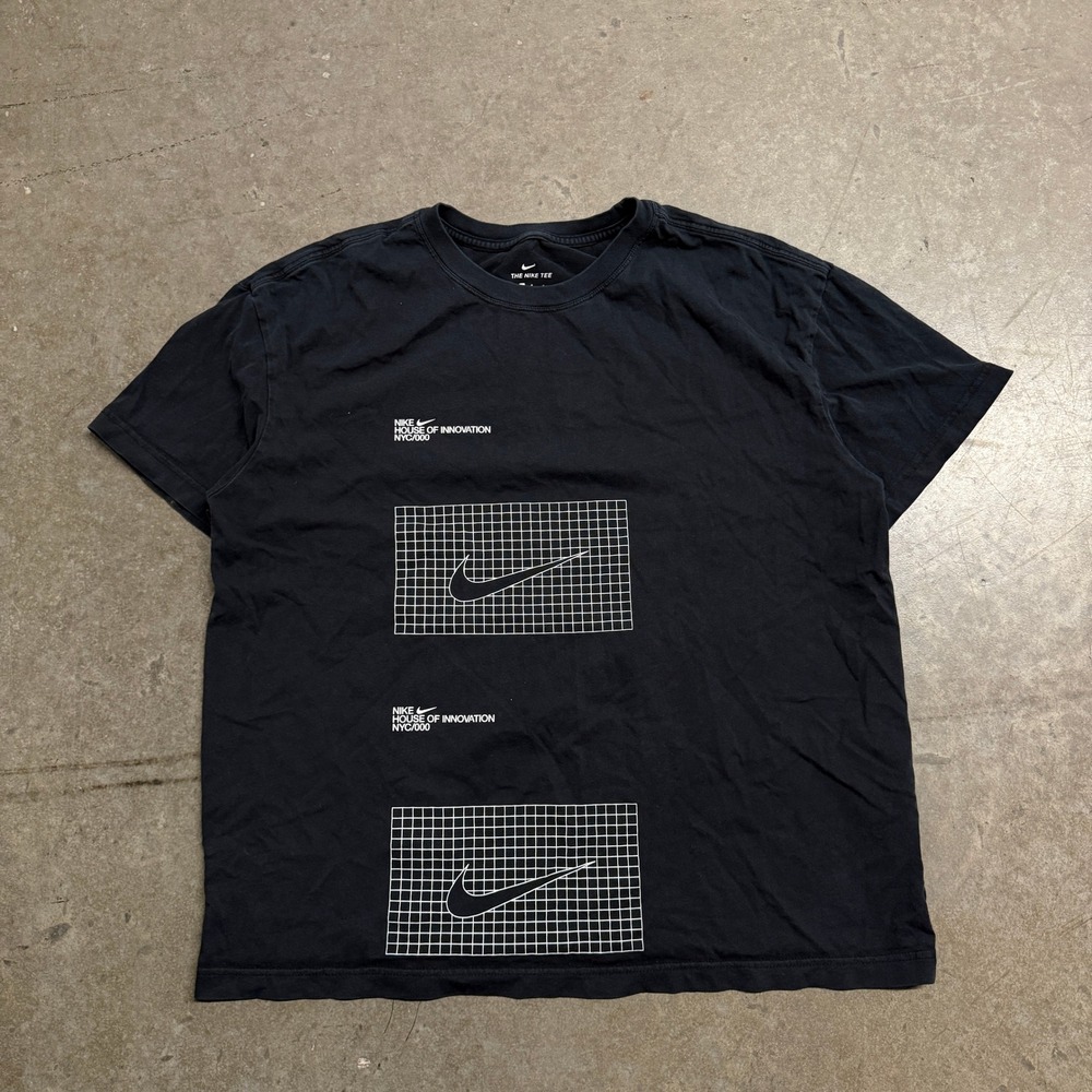 Nike House of Innovation NYC Graphic T-Shirt Mens Large Black Swoosh Grid Tee